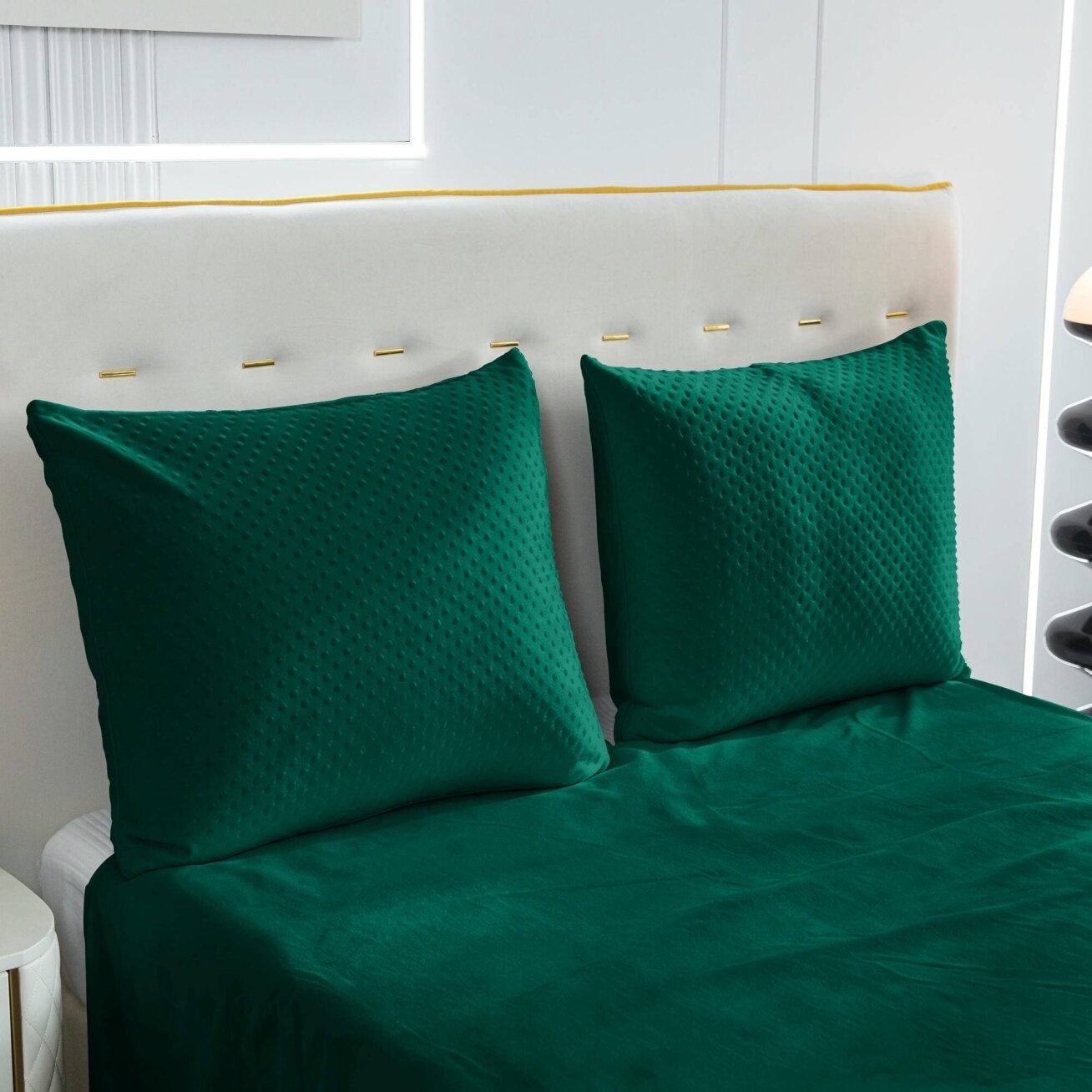 Pliušinis patalynės komplektas, Velour, 160x200 cm., 4 dalių 1 Pliušinis patalynės komplektas, Velour, 160x200 cm., 4 dalių 1