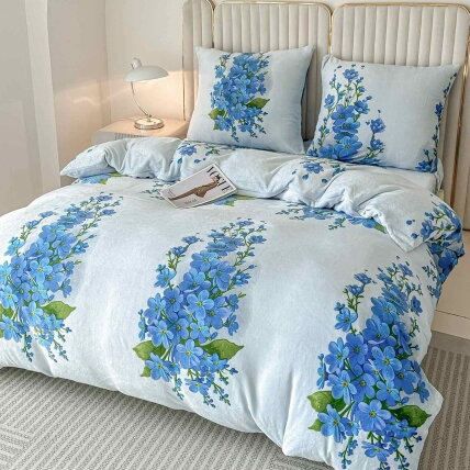 Pliušinis patalynės komplektas, Soft Velour, 200x220 cm., 4 dalių, paklodė su guma Pliušinis patalynės komplektas, Soft Velour, 200x220 cm., 4 dalių, paklodė su guma